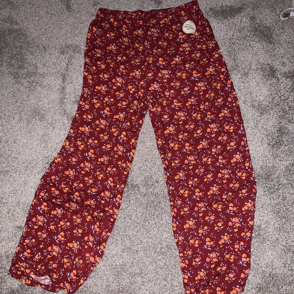 Floral red straight leg pants - Picture 2 of 2